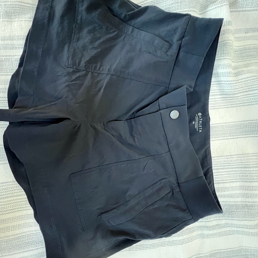Athleta 4” Trekkie shorts Navy NWOT